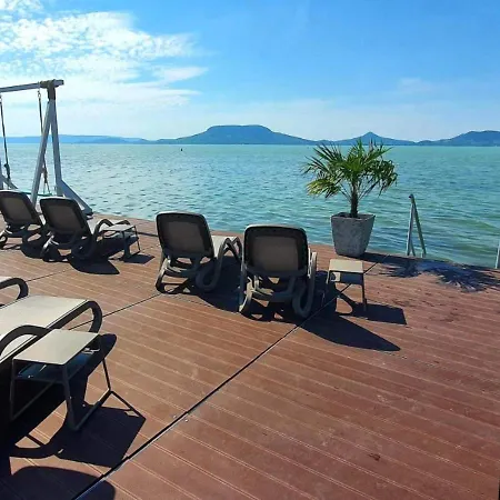 Apartment Kristall Apartman #