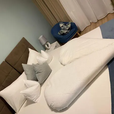 Apartment Kristall Apartman # *